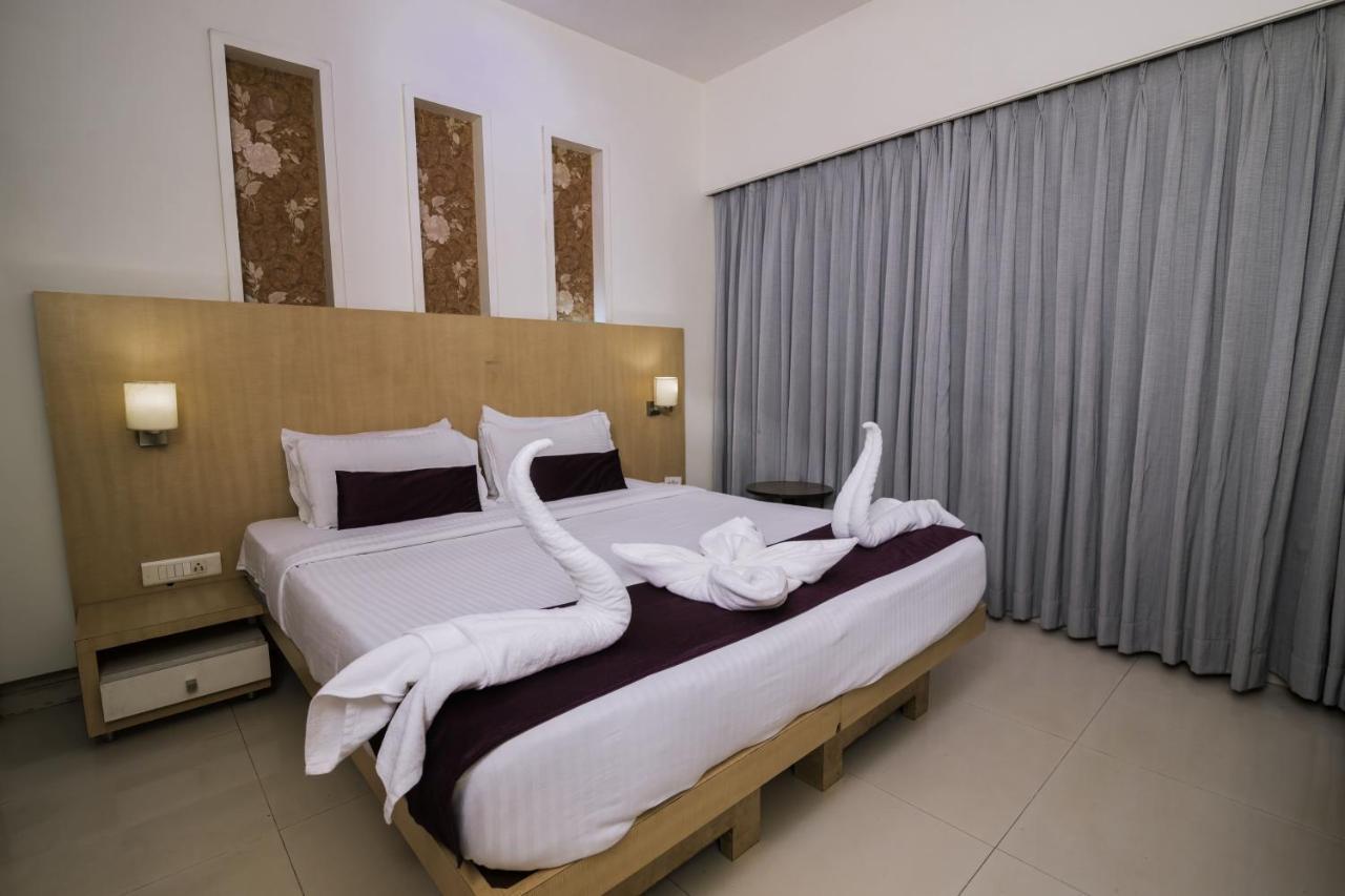 Hotel Monarch Guestline In Midc Rabale, Navi Mumbai Esterno foto