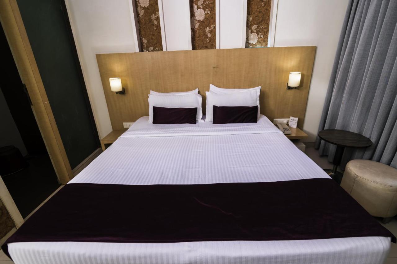 Hotel Monarch Guestline In Midc Rabale, Navi Mumbai Esterno foto