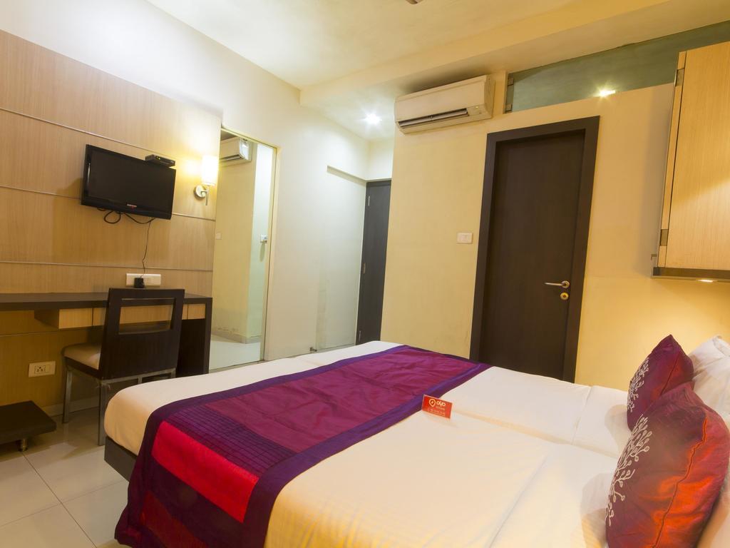 Hotel Monarch Guestline In Midc Rabale, Navi Mumbai Esterno foto