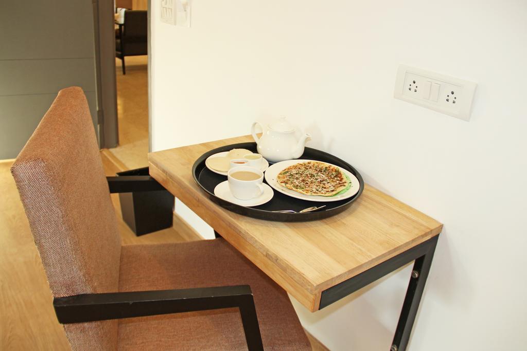 Hotel Monarch Guestline In Midc Rabale, Navi Mumbai Esterno foto