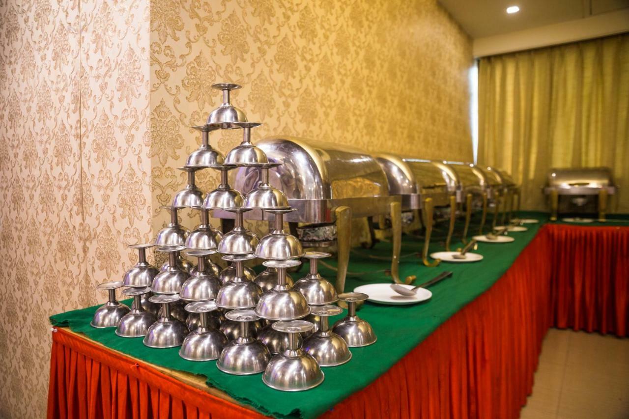 Hotel Monarch Guestline In Midc Rabale, Navi Mumbai Esterno foto