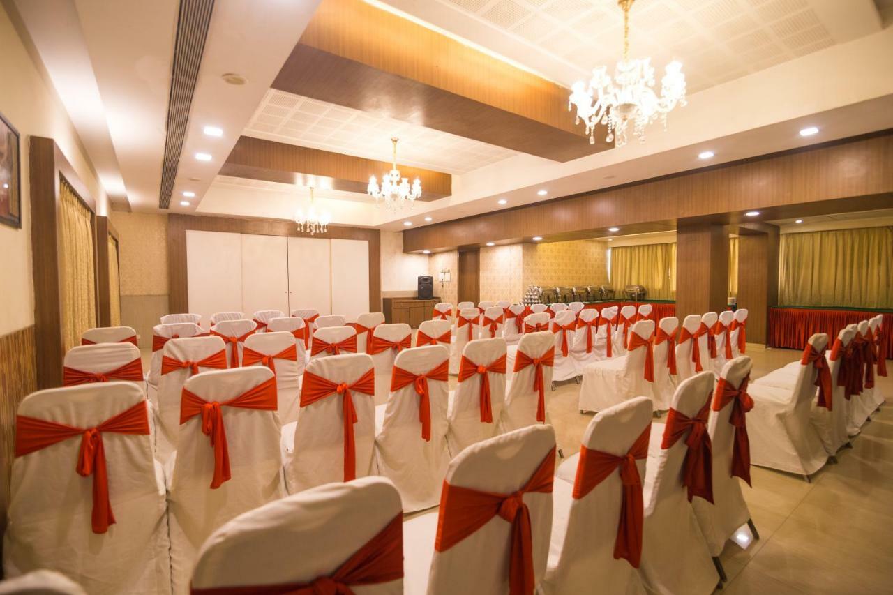 Hotel Monarch Guestline In Midc Rabale, Navi Mumbai Esterno foto